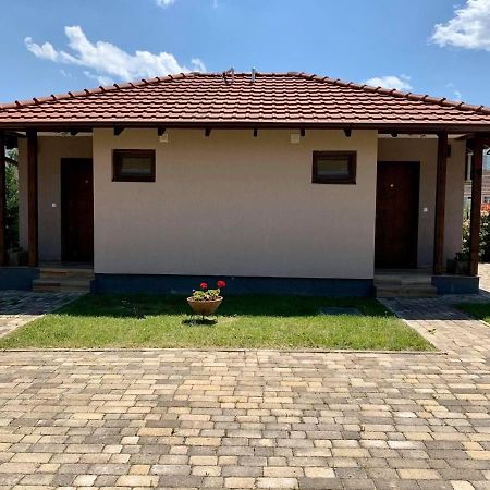 Konak Nestor Bungalows Skopje Ngoại thất bức ảnh