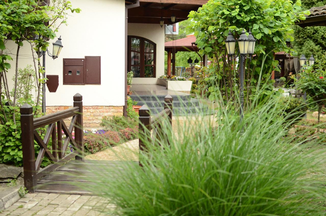 Konak Nestor Bungalows Skopje Ngoại thất bức ảnh